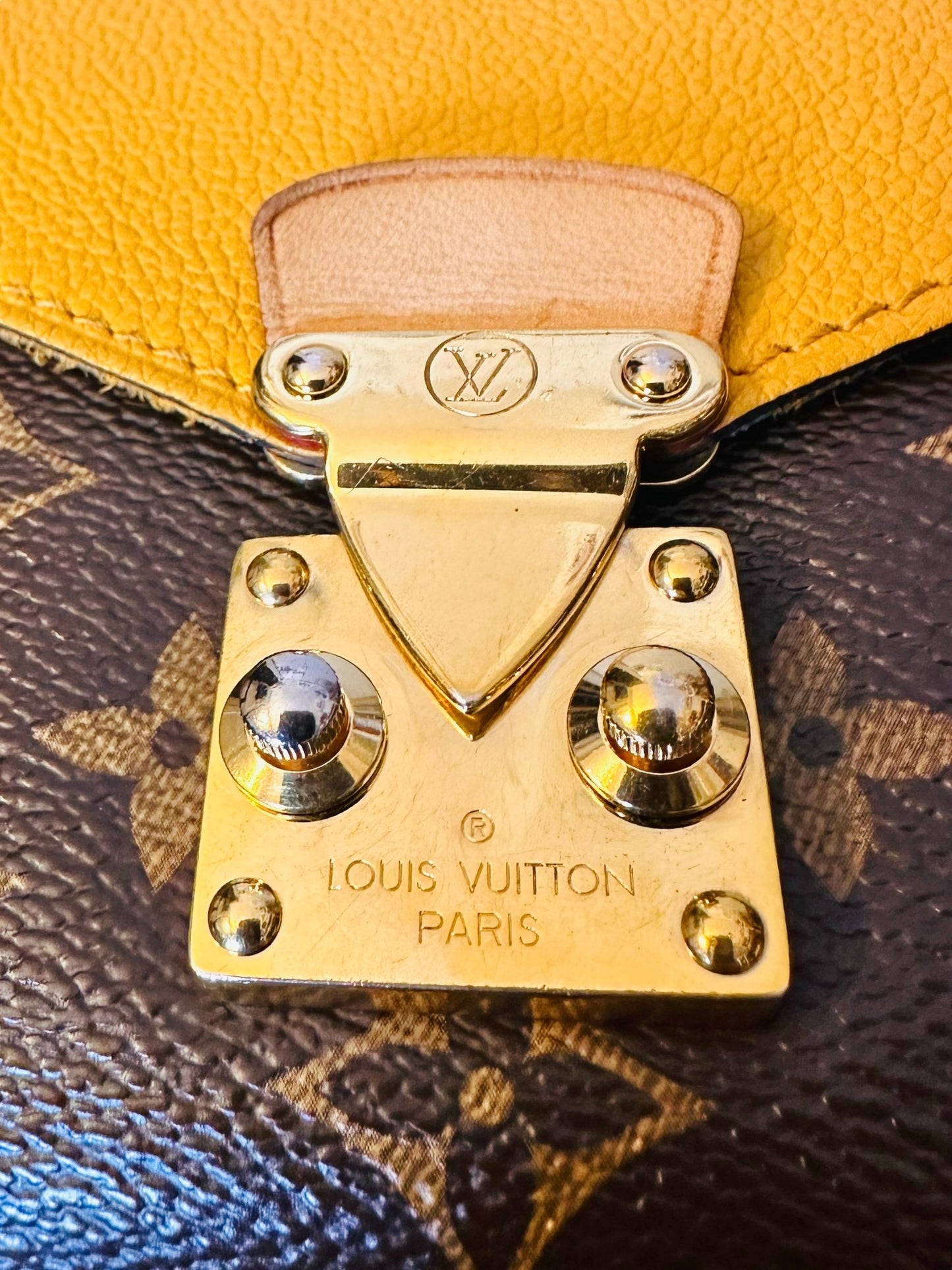 Preloved Louis Vuitton LV Pallas Chain Two Way Bag in Monogram 02672024OPUL